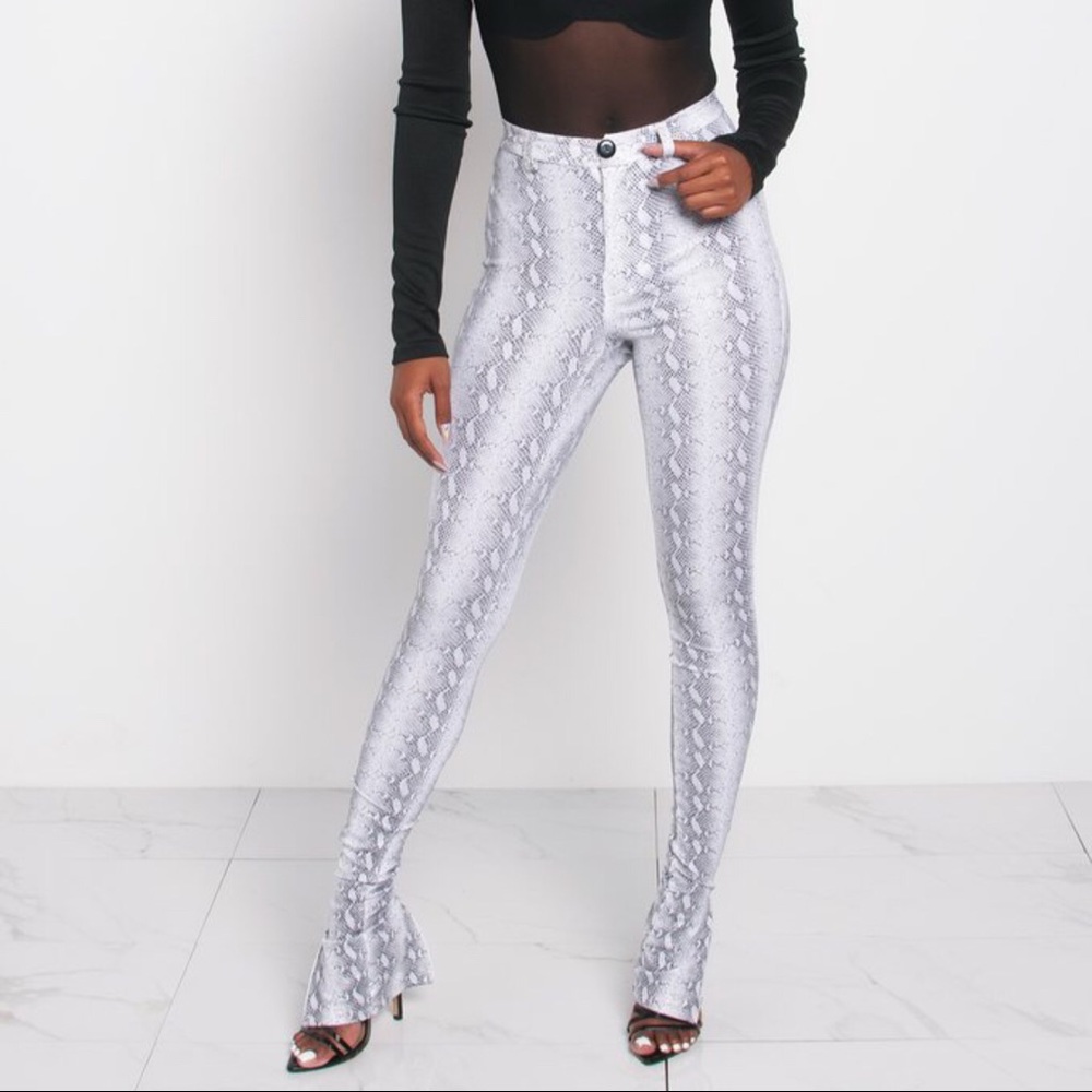 Stretchy snake print pants